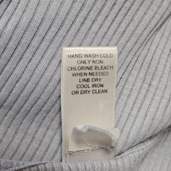 Banana Republic Tank Top Size M Light Blue Lace Trim V-Neck - Picture 7 of 8